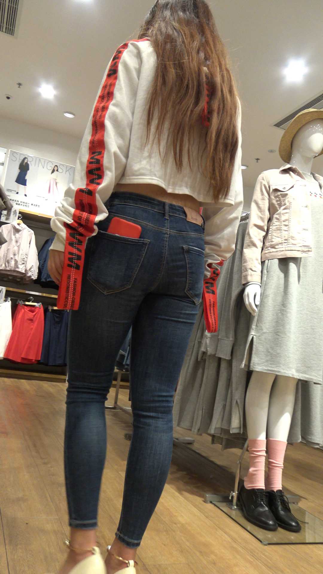 雅雅18岁青春无敌高跟牛仔裤饱满翘臀第一季（积分488）