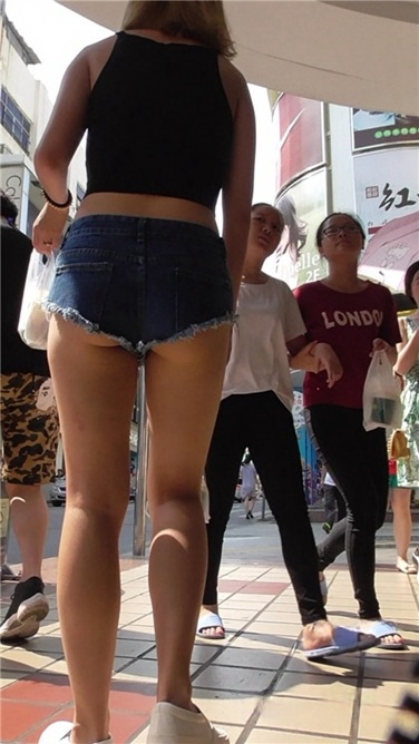 真的很萌很奔放[MP4/2GB]