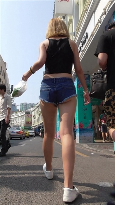 真的很萌很奔放[MP4/2GB]