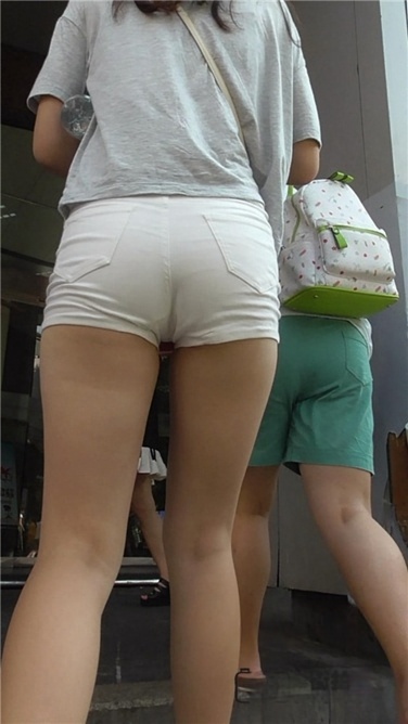 纳兰对白裤绝对是真爱[MP4/1GB]