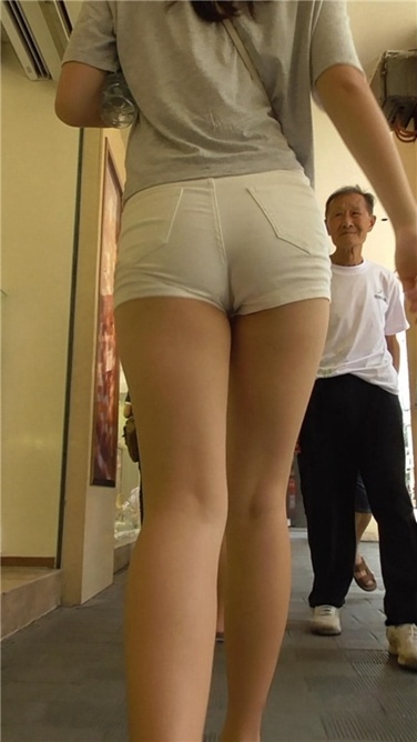 纳兰对白裤绝对是真爱[MP4/1GB]