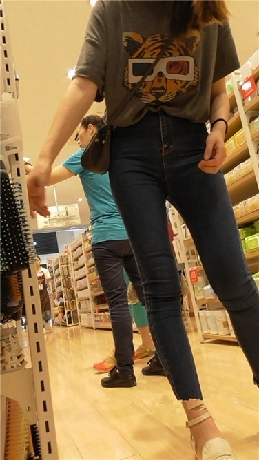 丰臀紧牛MM [MP4/1.95GB]