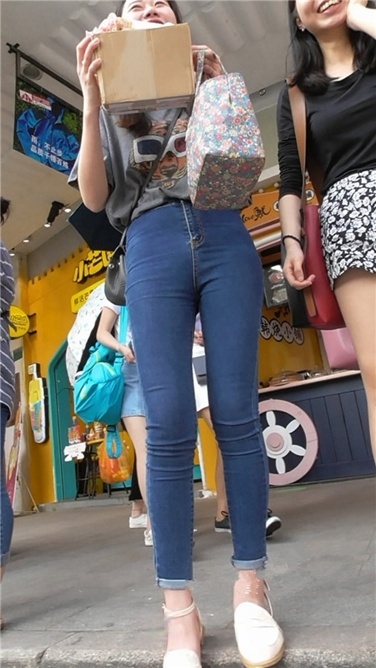 丰臀紧牛MM [MP4/1.95GB]