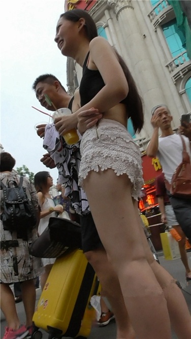 白热裤母女竞风sao[MP4/1.33GB]