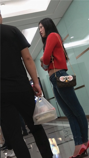 极品紧牛红高跟美女[MP4/1.8GB]