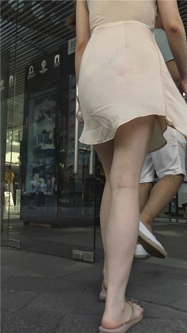 端庄的含蓄，让人遐想[MP4/850MB]