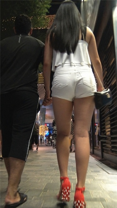 极品红色高跟白热裤大翘臀美眉[MP4/5GB]