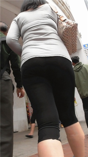 熟妇打底裤【MP4/753MB]