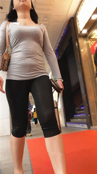 熟妇打底裤【MP4/753MB]