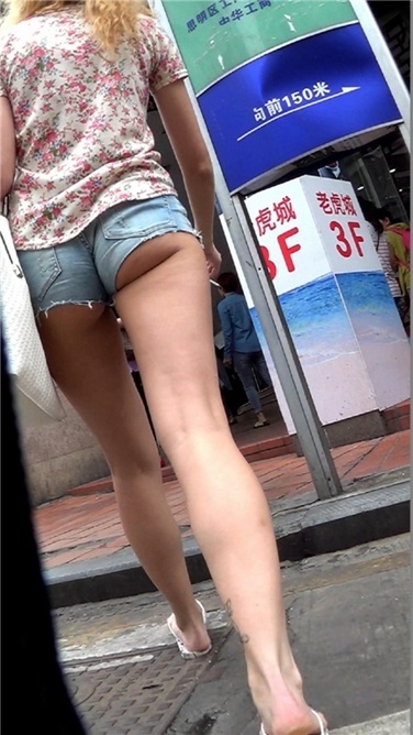 格外奔放，这MT月牙也是醉了[MP4/445MB]