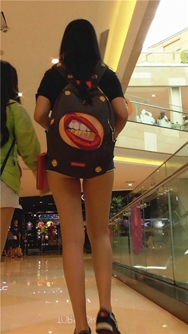 美少女的长腿月牙[MP4/855MB]