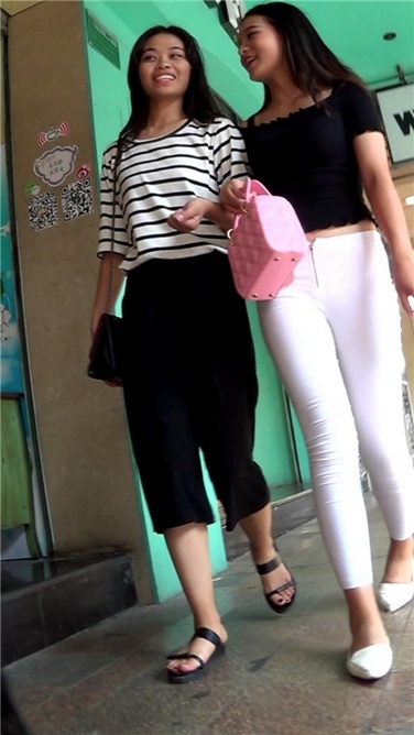 长腿丰满，白裤紧身[MP4/1.2GB]