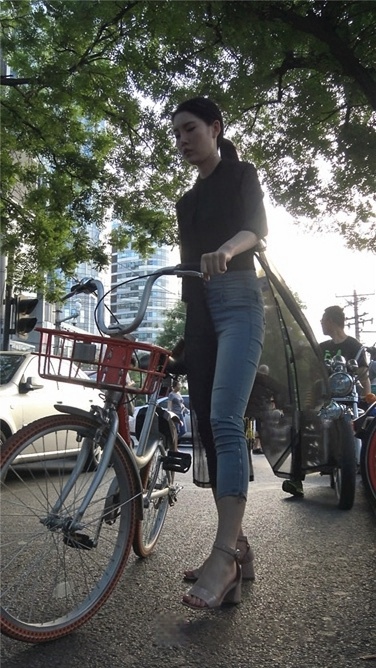 擦肩而过的美[MP4/1.3GB]