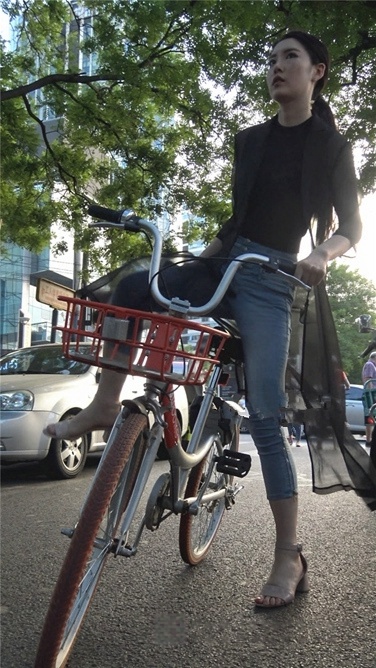 擦肩而过的美[MP4/1.3GB]