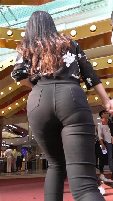 宽臀黑裤 [MP4/487MB]