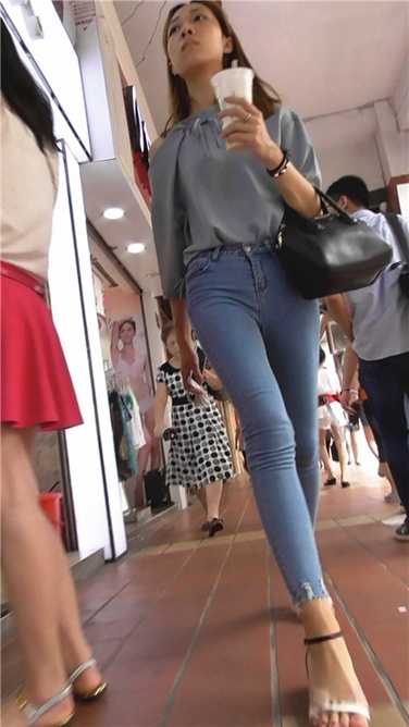 极品长腿紧牛 [MP4/660MB]