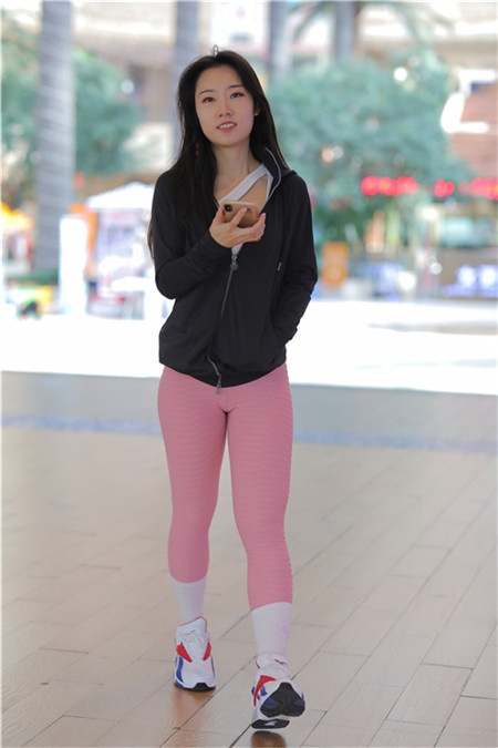 粉色紧身瑜伽裤女孩 【套图+视频】