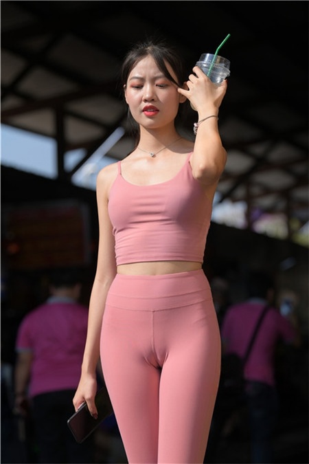 苏梅岛旅拍 粉色瑜伽裤美眉 【套图+视频】