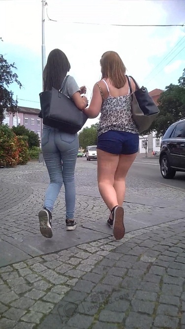 蓝色紧牛美眉，性感紧臀勒沟[452M/MP4]