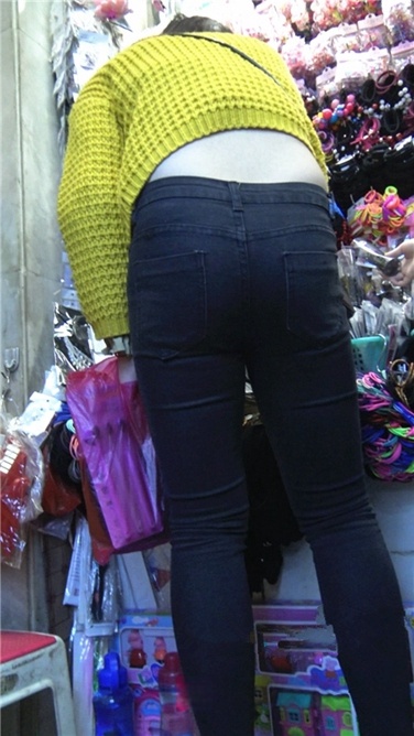 4K超清！丰腴紧牛肥屯长辫美女[MP4/1.5GB]