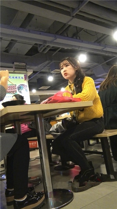 4K超清！丰腴紧牛肥屯长辫美女[MP4/1.5GB]