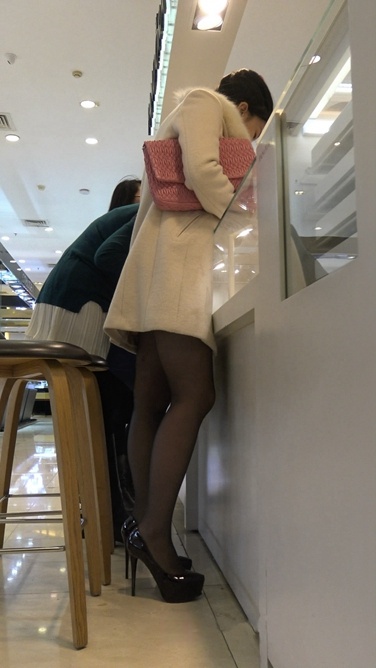 4K超清！高挑优雅的黑丝shaofu[MP4/2.5GB]