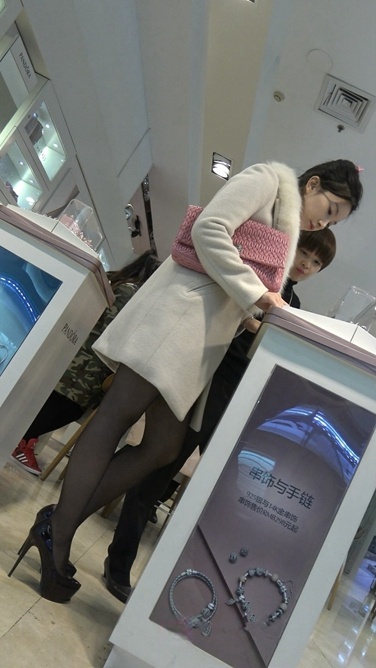 4K超清！高挑优雅的黑丝shaofu[MP4/2.5GB]