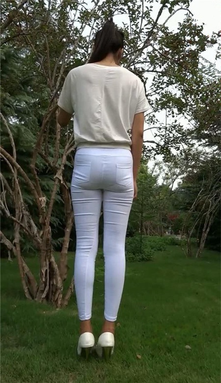 模拍白裤紧身MM[1.13G/MP4]