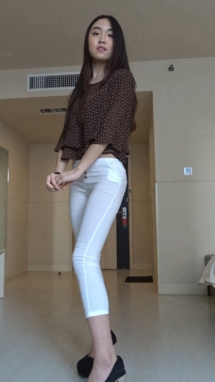 白色薄透紧身裤美女模拍[803M/MTS]