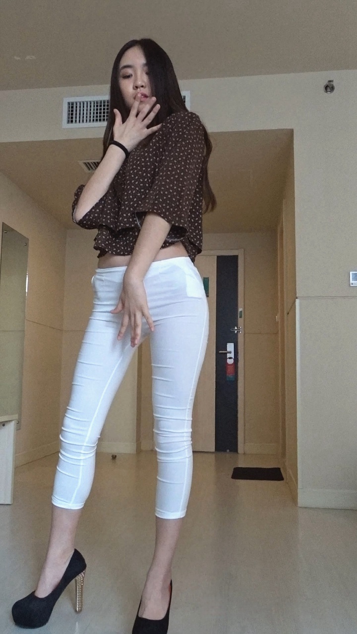 白色薄透紧身裤美女模拍[803M/MTS]