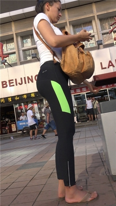 4K超清！超紧致健美裤丰臀美女[MP4/2GB]