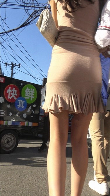 4K超清视频！超性感时尚的浅黄包臀孕妇[MP4/885MB]