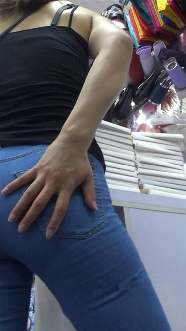 只有老外能满足她了！[MP4/980MB]