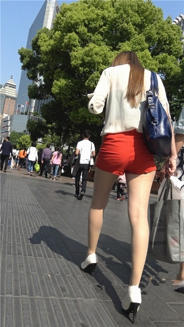 4K超清!性感红色热裤肉丝美MM[2GB /MP4]