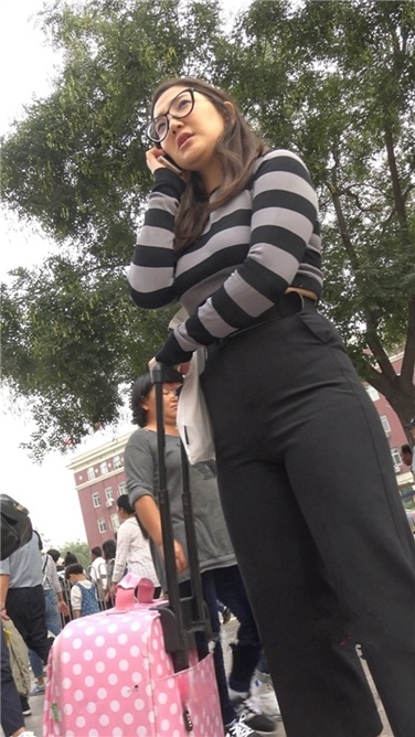 4K超清!大片!重口!霸气丰臀紧身黑裤眼镜女[MP4/3GB]