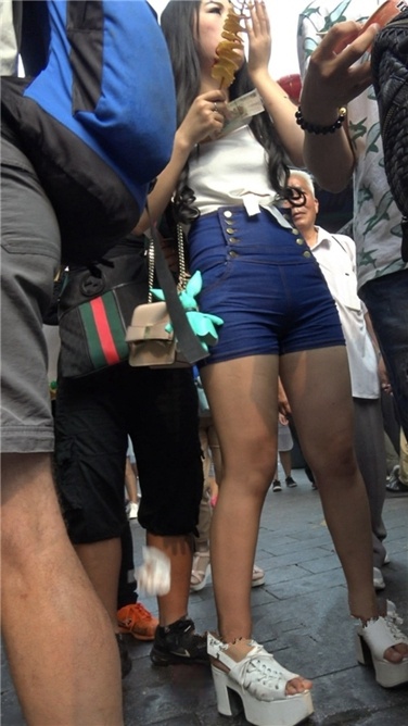 4K超清!超长大片!重口!紧牛热裤丰臀大妹子[MP4/3GB]