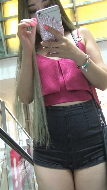 4K超清画质！超性感粉色高跟黑色短裤丰腴MM买鞋[3GB/MP4]