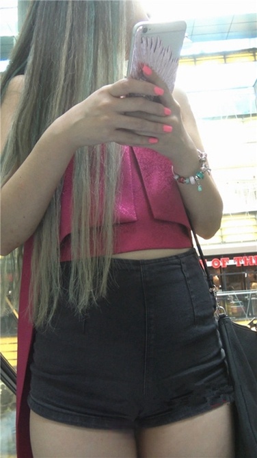 4K超清画质！超性感粉色高跟黑色短裤丰腴MM买鞋[3GB/MP4]