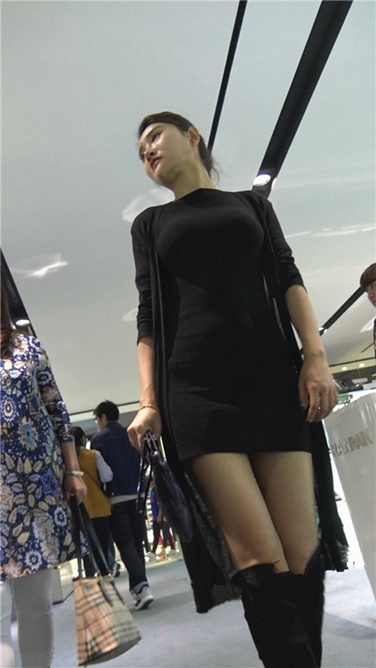 4K超清!极品大胸气质美女！[MP4/3GB]