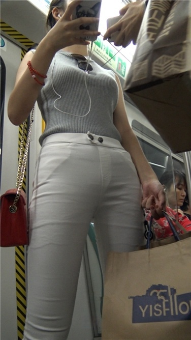 4K超清！地铁超极品白裤美臀美女第二季[MP4/4GB]