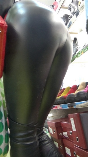 性感紧身皮裤丰臀MM. 第四季[MP4/3GB]