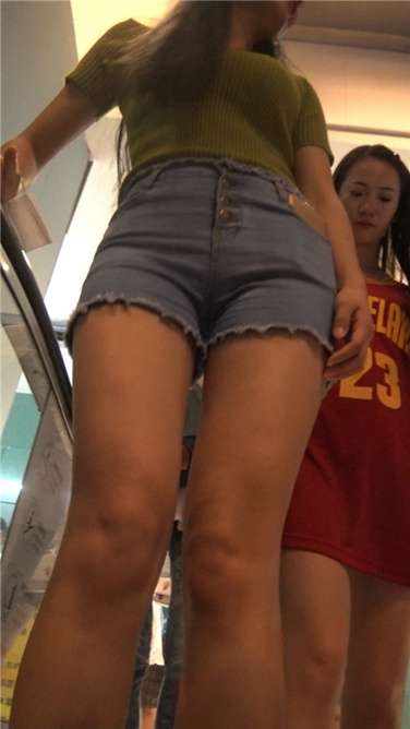 4K超清！超极品大长腿绿衣热裤美shaofu[MP4/1.6GB]