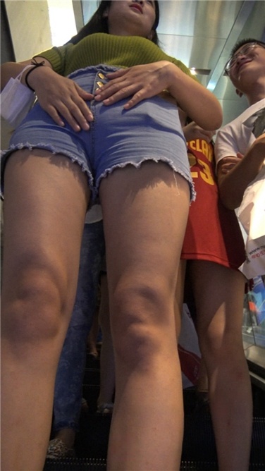 4K超清！超极品大长腿绿衣热裤美shaofu[MP4/1.6GB]