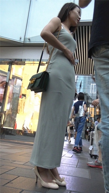 4K超清视频！性感紧身包臀丁内长裙，性感花瓣[MP4/2.3GB]