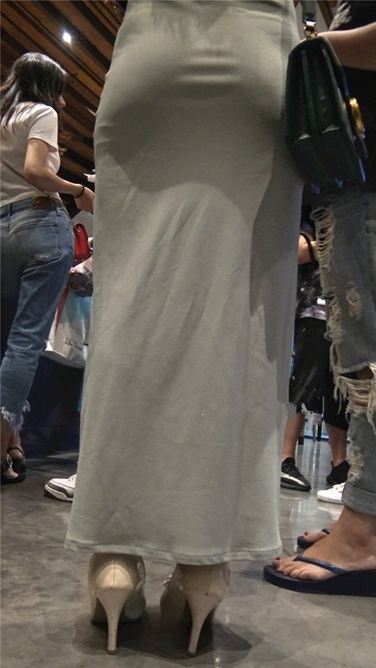 4K超清视频！性感紧身包臀丁内长裙，性感花瓣[MP4/2.3GB]