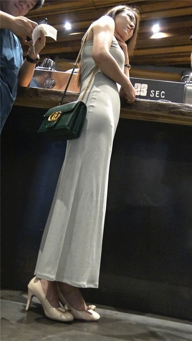 4K超清视频！性感紧身包臀丁内长裙，性感花瓣[MP4/2.3GB]