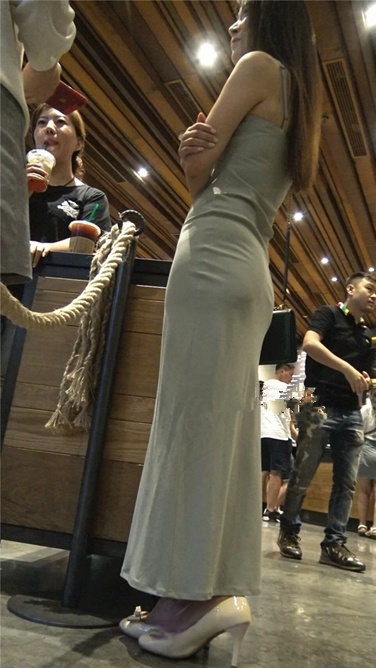 4K超清视频！性感紧身包臀丁内长裙，性感花瓣[MP4/2.3GB]