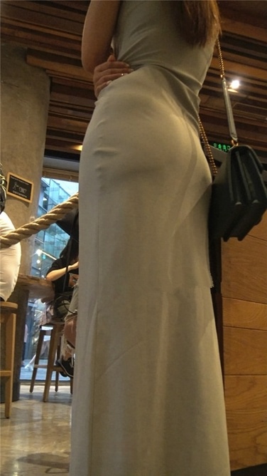 4K超清视频！性感紧身包臀丁内长裙，性感花瓣[MP4/2.3GB]