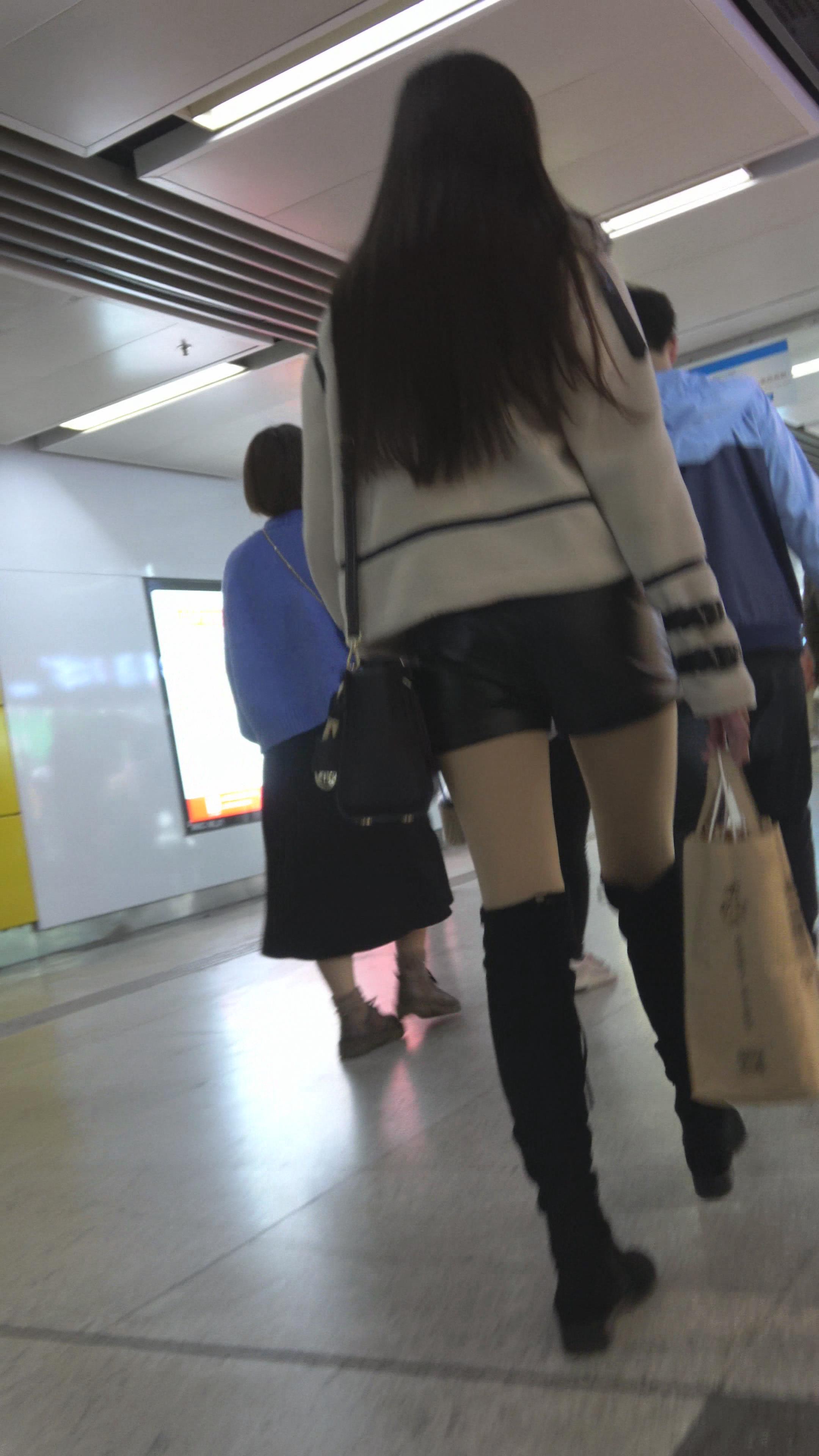 皮裤美女裤袜打底