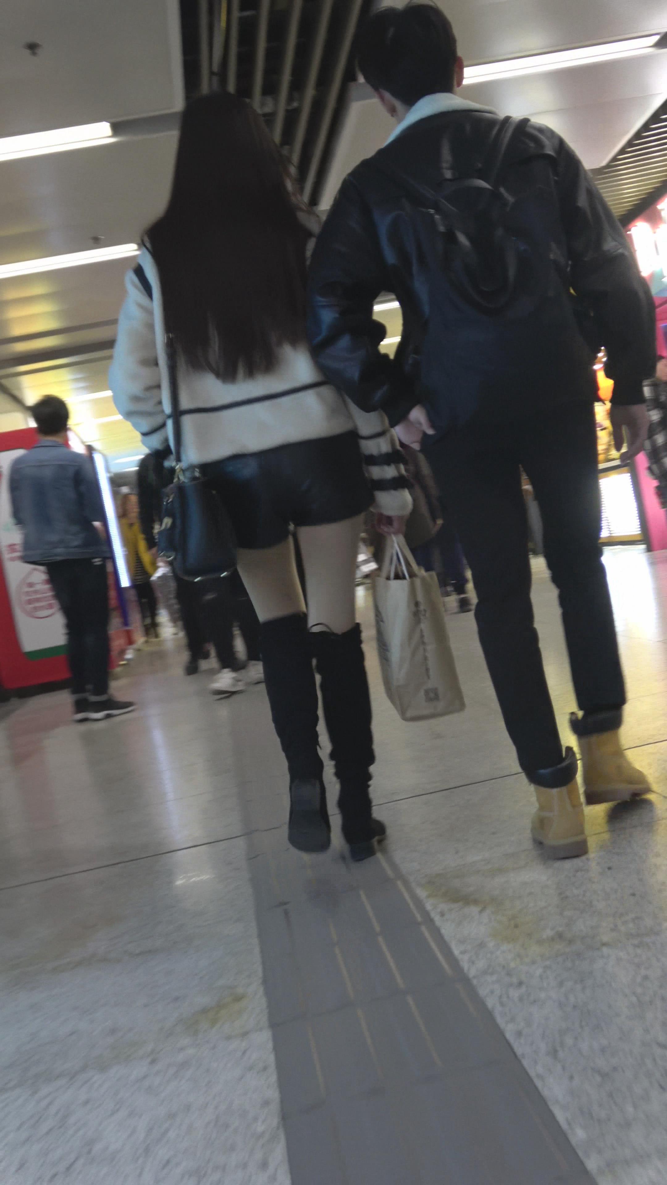 皮裤美女裤袜打底